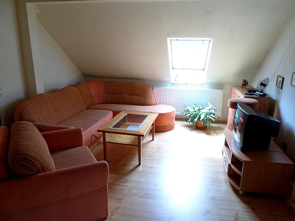 Apartmany Anna Bešeňová Rum bild