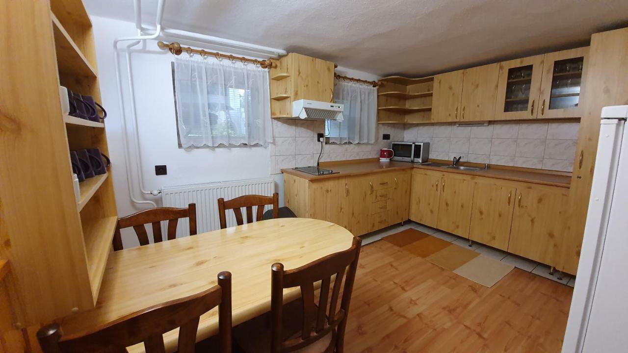Apartmany Anna Bešeňová Exteriör bild